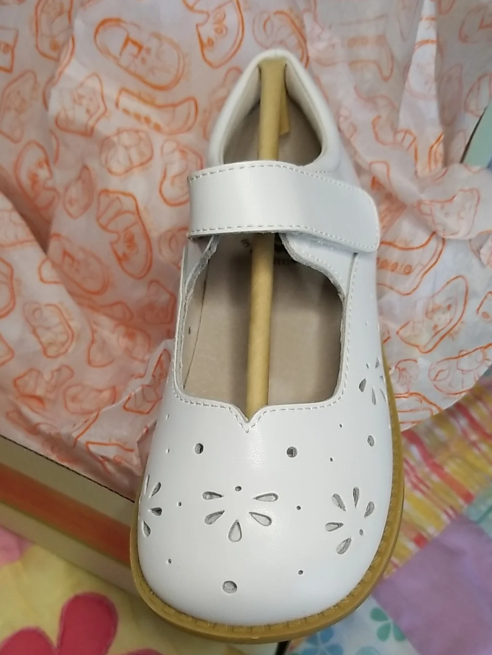 New Livie & Luca White Leather Perforated Flower Mary Janes Size 12 NIB